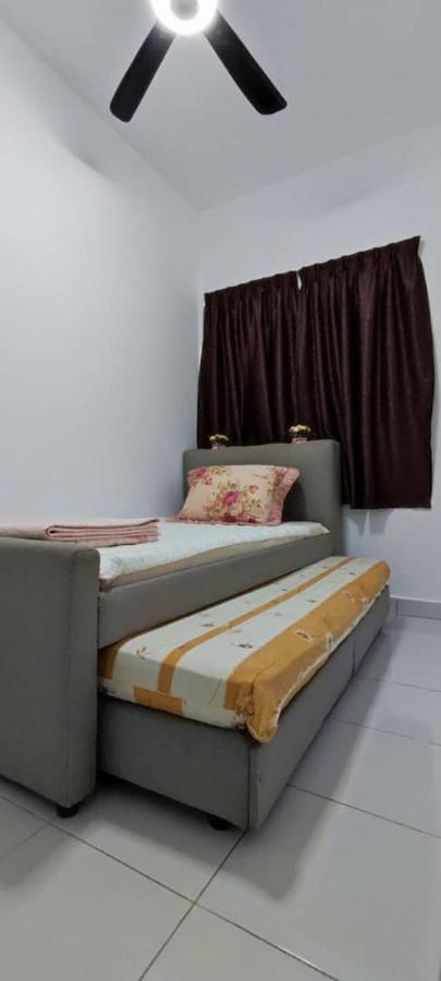 Rf Homestay Nilai Exterior foto